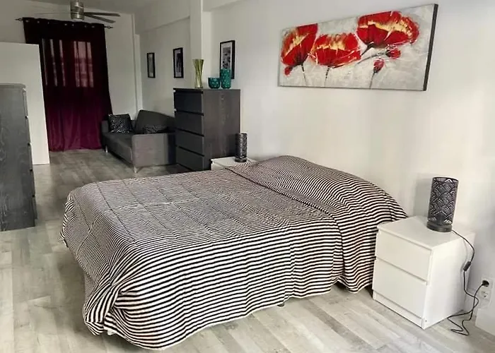 Apartment Rainbow Marques 7 *