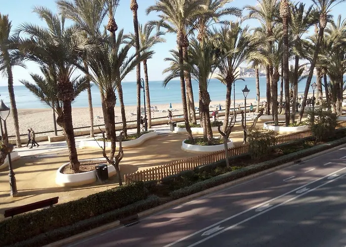 Rainbow Marques 7 דירה